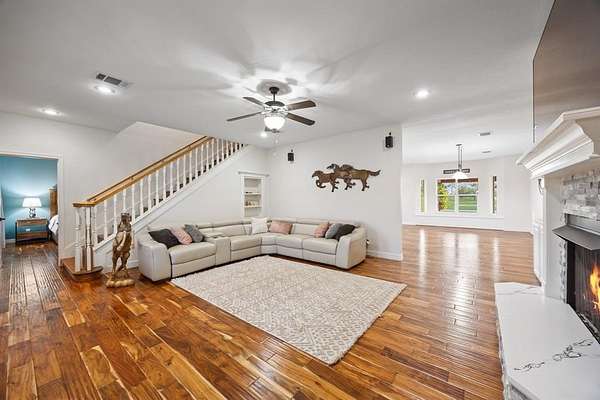 54 Acres of Land with Home for Sale in Kemp, Texas