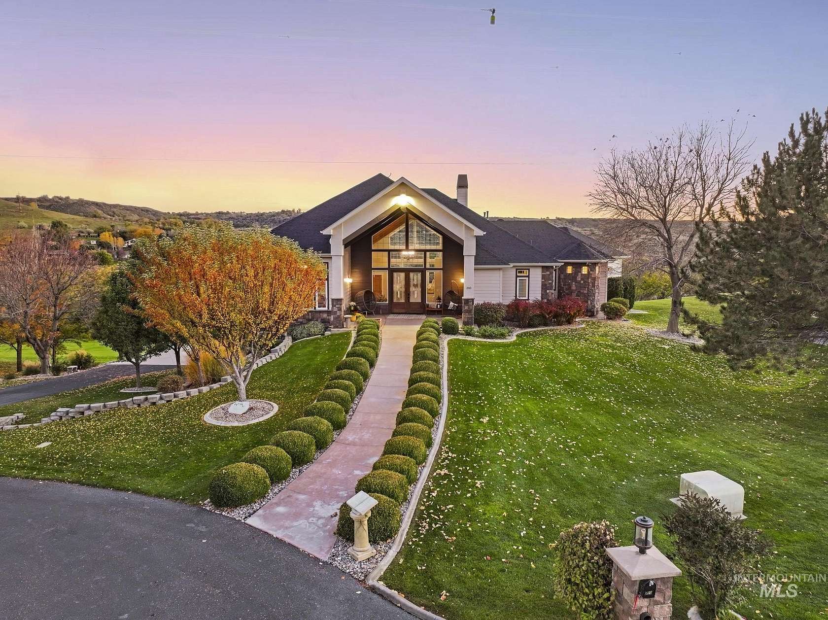 1.7 Acres of Residential Land with Home for Sale in Buhl, Idaho