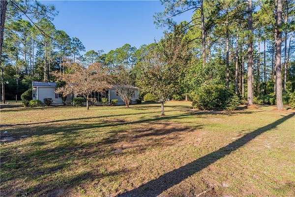 2.1 Acres of Residential Land with Home for Sale in Blackshear, Georgia