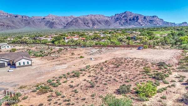 1.25 Acres of Land for Sale in Gold Canyon, Arizona