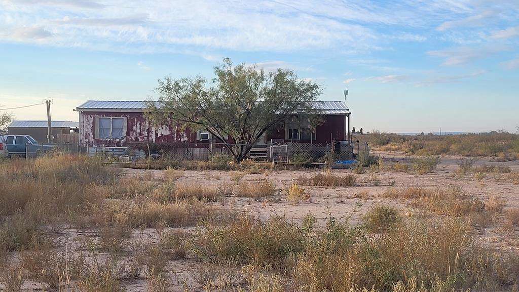 8 Acres of Residential Land with Home for Sale in Fort Stockton, Texas