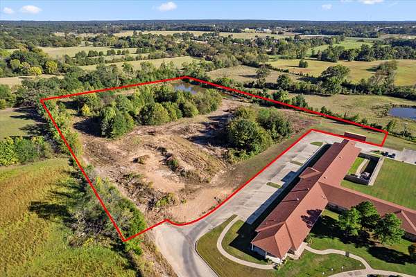9.65 Acres of Residential Land for Sale in Mount Pleasant, Texas