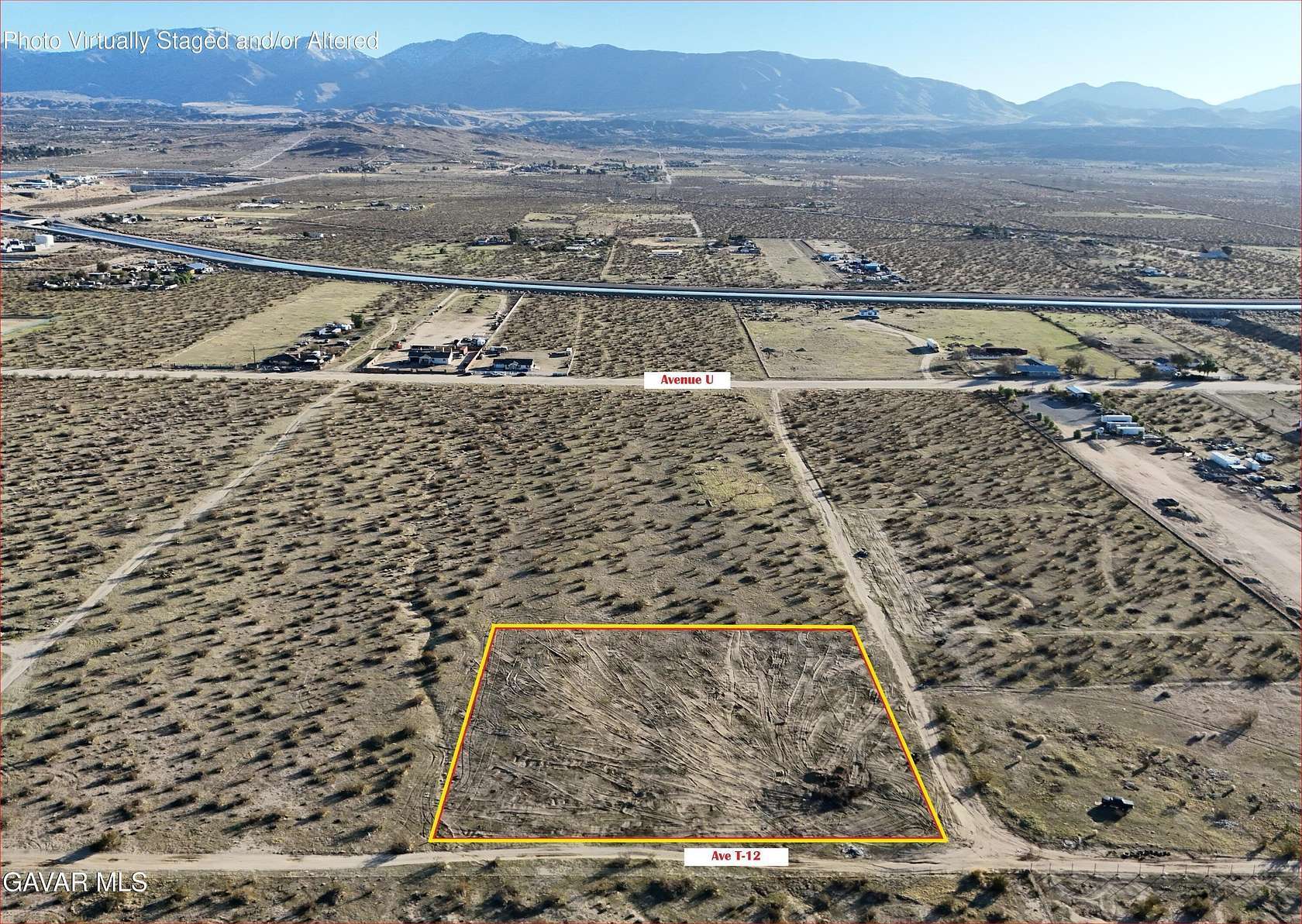 2.5 Acres of Land for Sale in Pearblossom, California