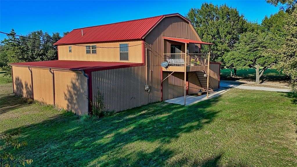 24.3 Acres of Agricultural Land with Home for Sale in Sunset, Texas