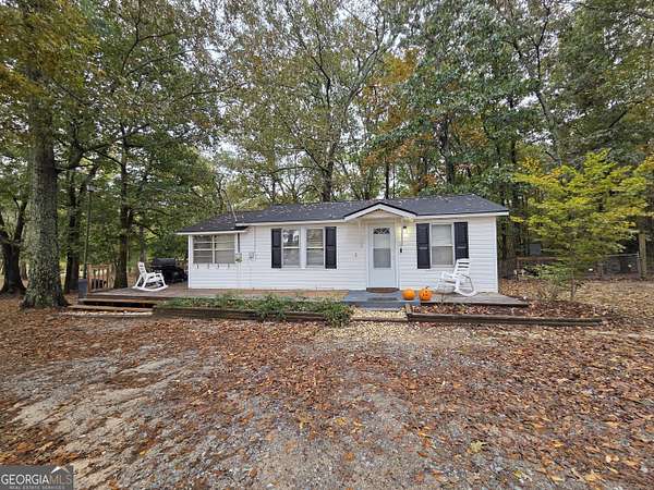 2.25 Acres of Residential Land with Home for Sale in Jackson, Georgia