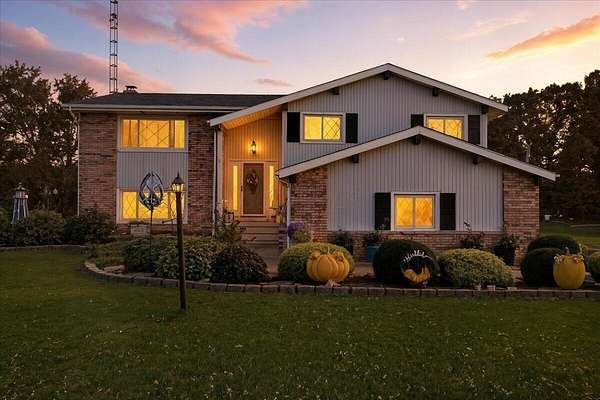 1.65 Acres of Residential Land with Home for Sale in Mansfield, Ohio