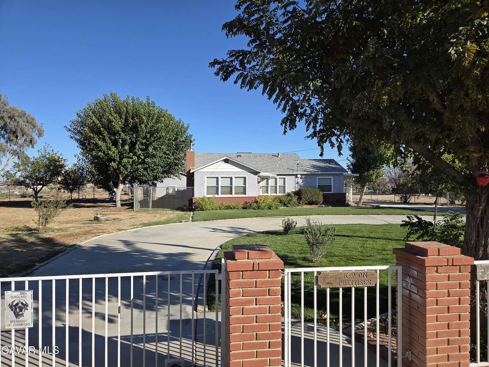 2.47 Acres of Residential Land with Home for Sale in Palmdale, California