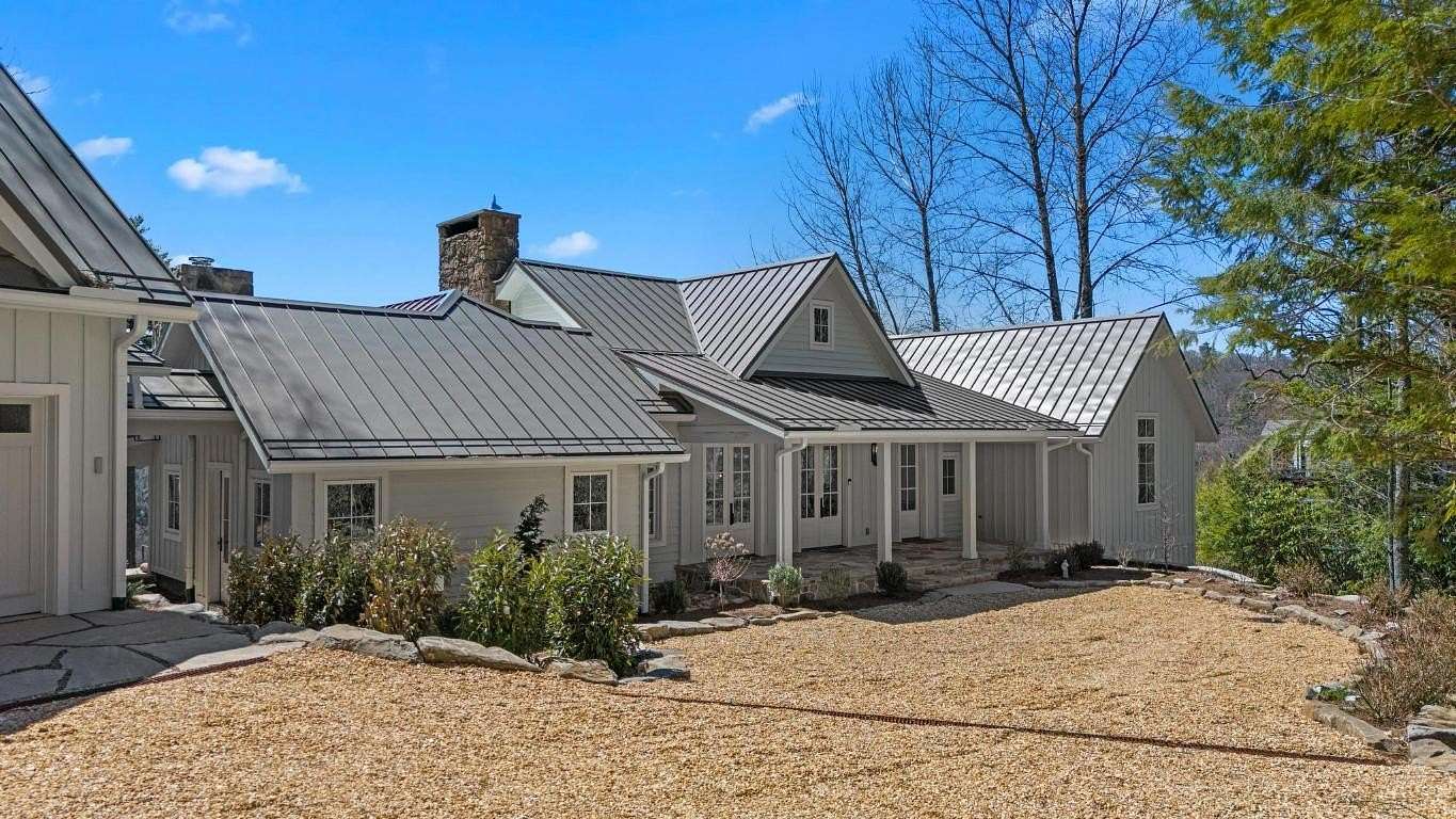 1.66 Acres of Residential Land with Home for Sale in Highlands, North Carolina