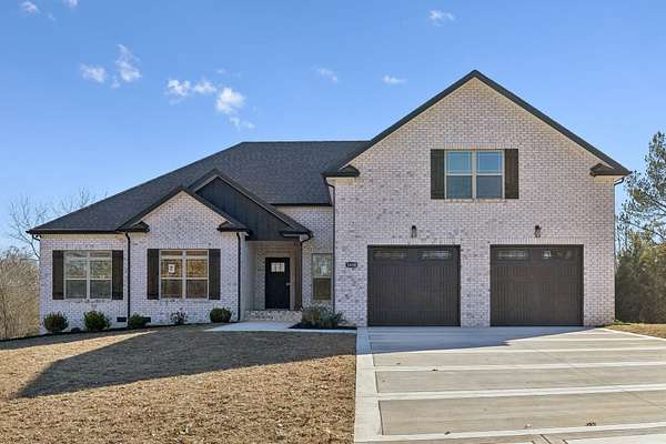 1.5 Acres of Residential Land with Home for Sale in Clarksville, Tennessee