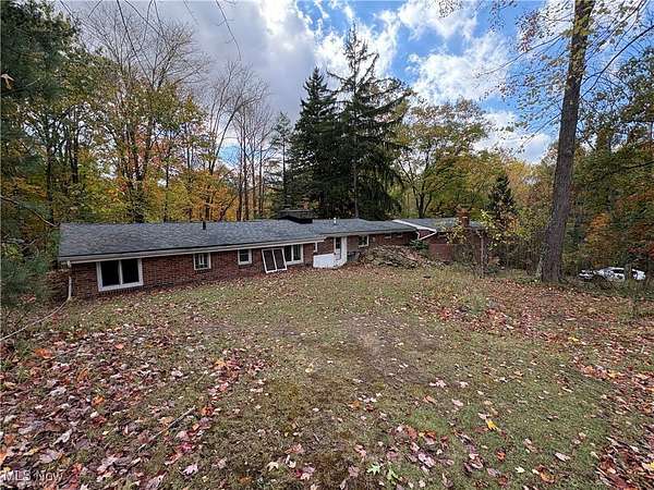 1.79 Acres of Residential Land with Home for Sale in Waite Hill, Ohio
