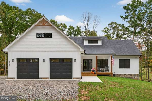 4.7 Acres of Residential Land with Home for Sale in Beaverdam, Virginia