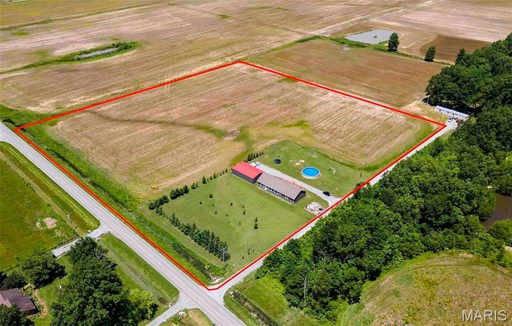 10 Acres of Land with Home for Sale in West Frankfort, Illinois