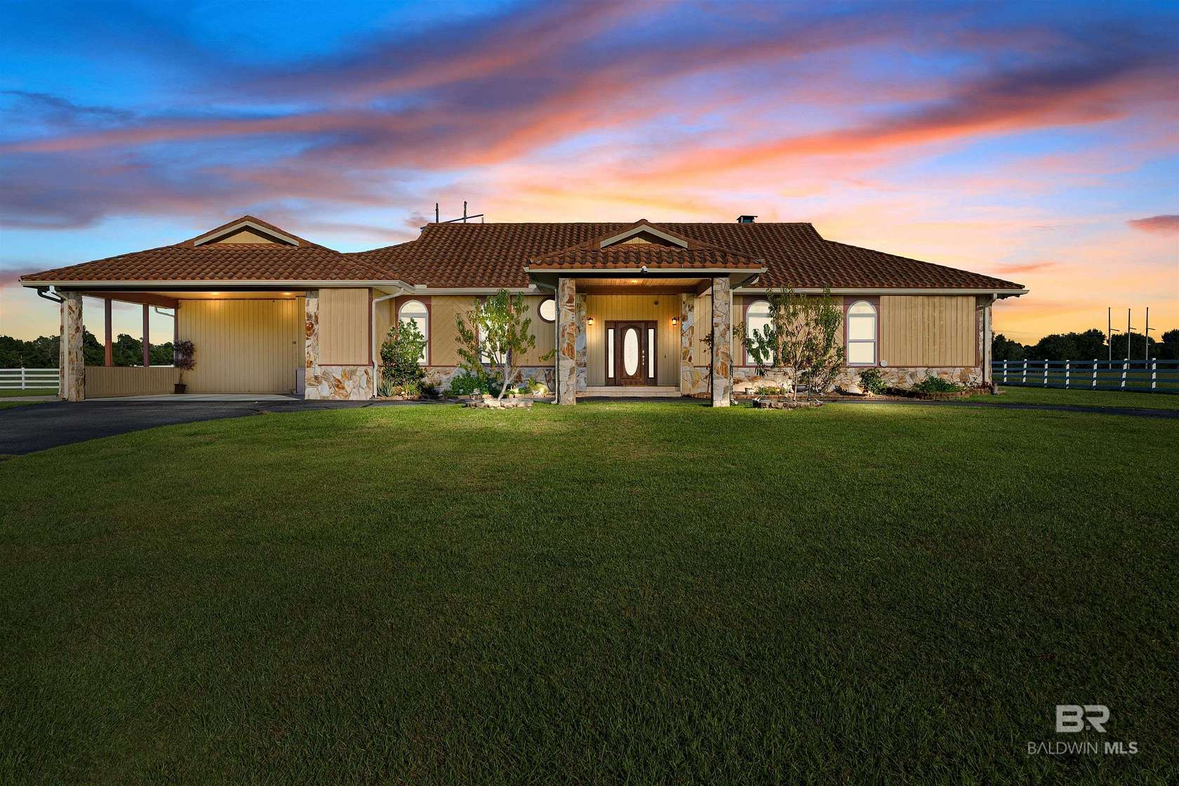 19.7 Acres of Land with Home for Sale in Summerdale, Alabama