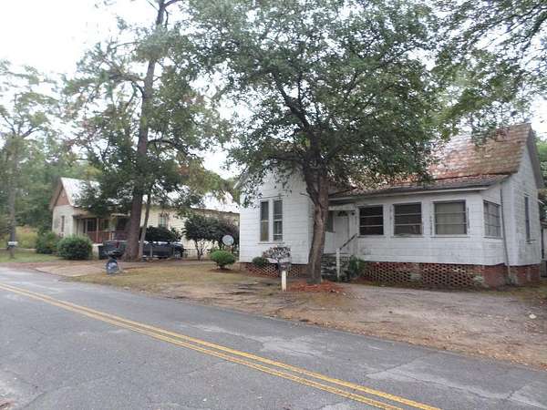 1.6 Acres of Residential Land with Home for Sale in Cairo, Georgia