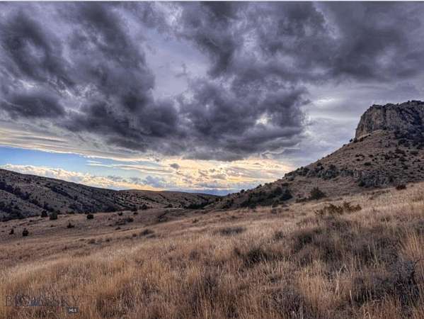 21 Acres of Agricultural Land for Sale in Manhattan, Montana