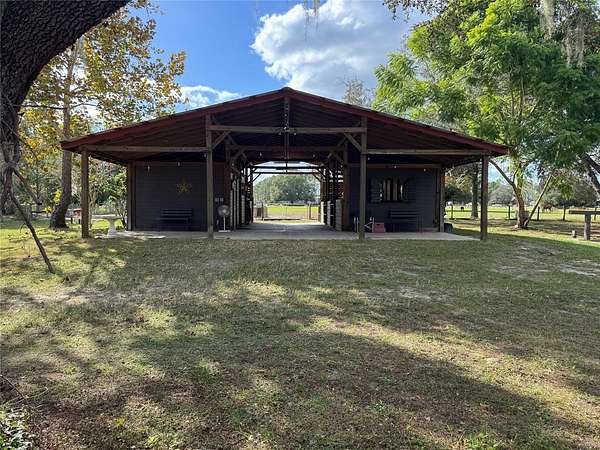 5 Acres of Land for Sale in Umatilla, Florida