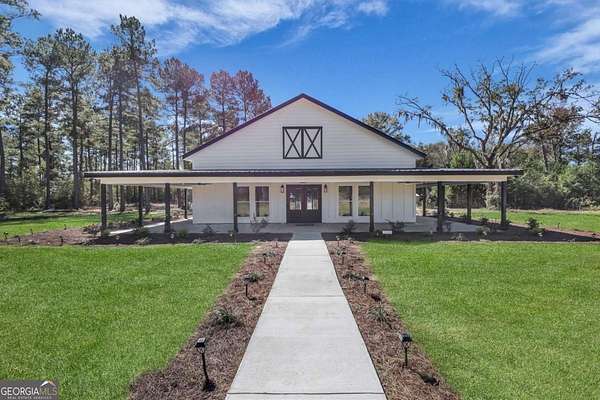 11 Acres of Land with Home for Sale in Sylvania, Georgia