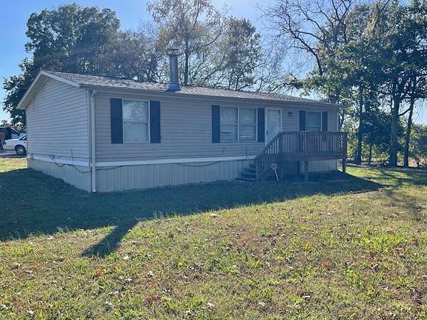 2.5 Acres of Residential Land with Home for Sale in Shelbyville, Tennessee