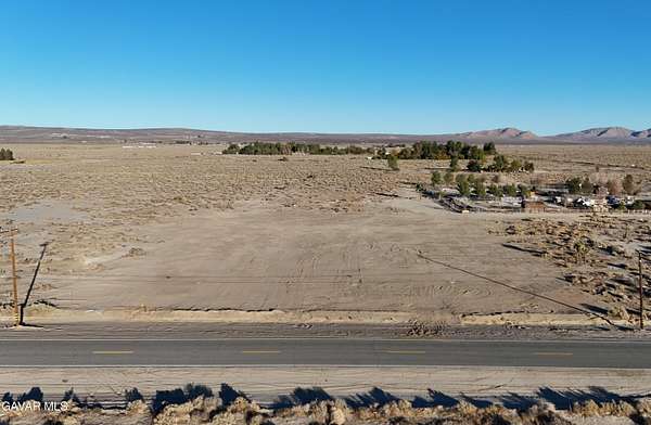 4.79 Acres of Land for Sale in Lancaster, California