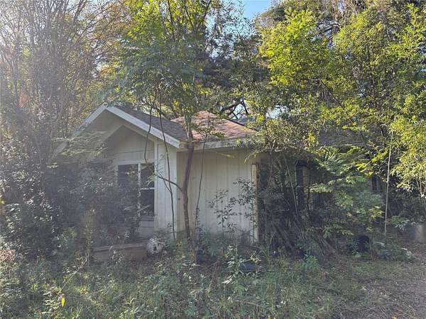 2.63 Acres of Residential Land with Home for Sale in Newberry, Florida