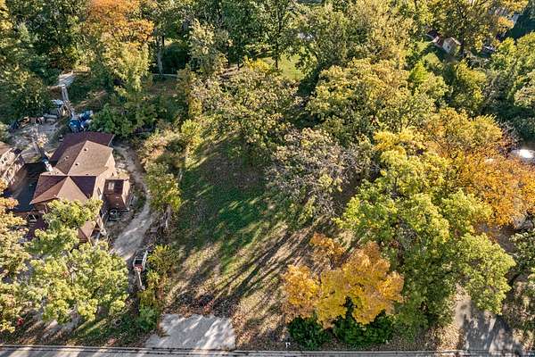 0.48 Acres of Residential Land for Sale in Hickory Hills, Illinois