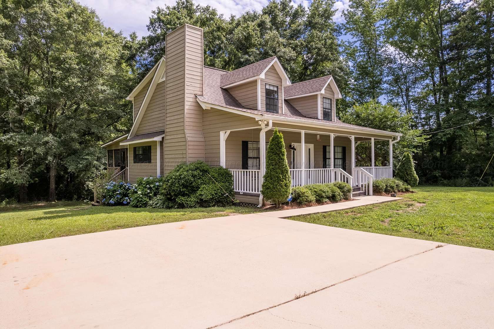 2.8 Acres of Residential Land with Home for Sale in Dora, Alabama