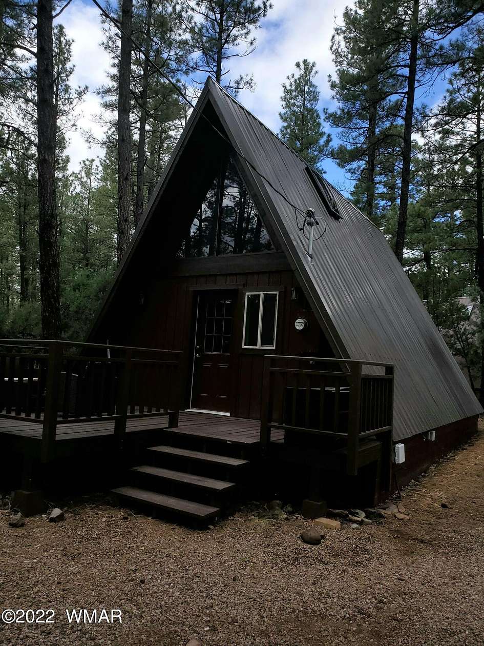 0.5 Acres of Residential Land with Home for Lease in Pinetop, Arizona