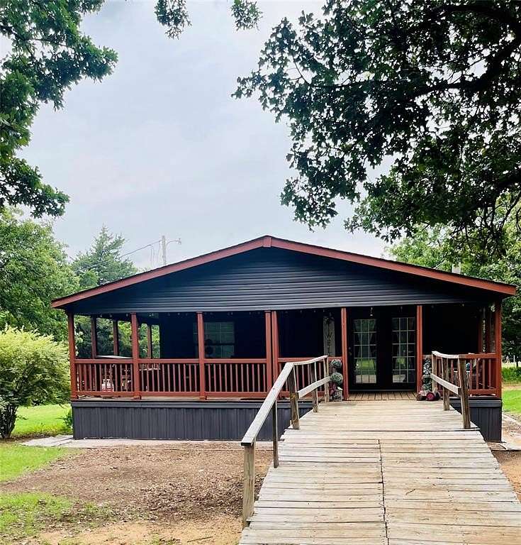 5 Acres of Residential Land with Home for Sale in Guthrie, Oklahoma