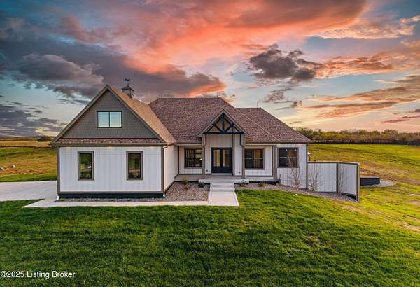 5.15 Acres of Residential Land with Home for Sale in Bagdad, Kentucky