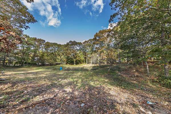 1 Acre of Residential Land for Sale in East Hampton, New York