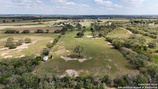10 Acres of Recreational Land for Sale in St. Hedwig, Texas