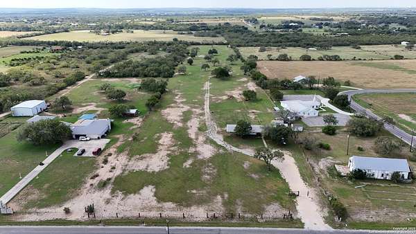 10 Acres of Recreational Land for Sale in St. Hedwig, Texas