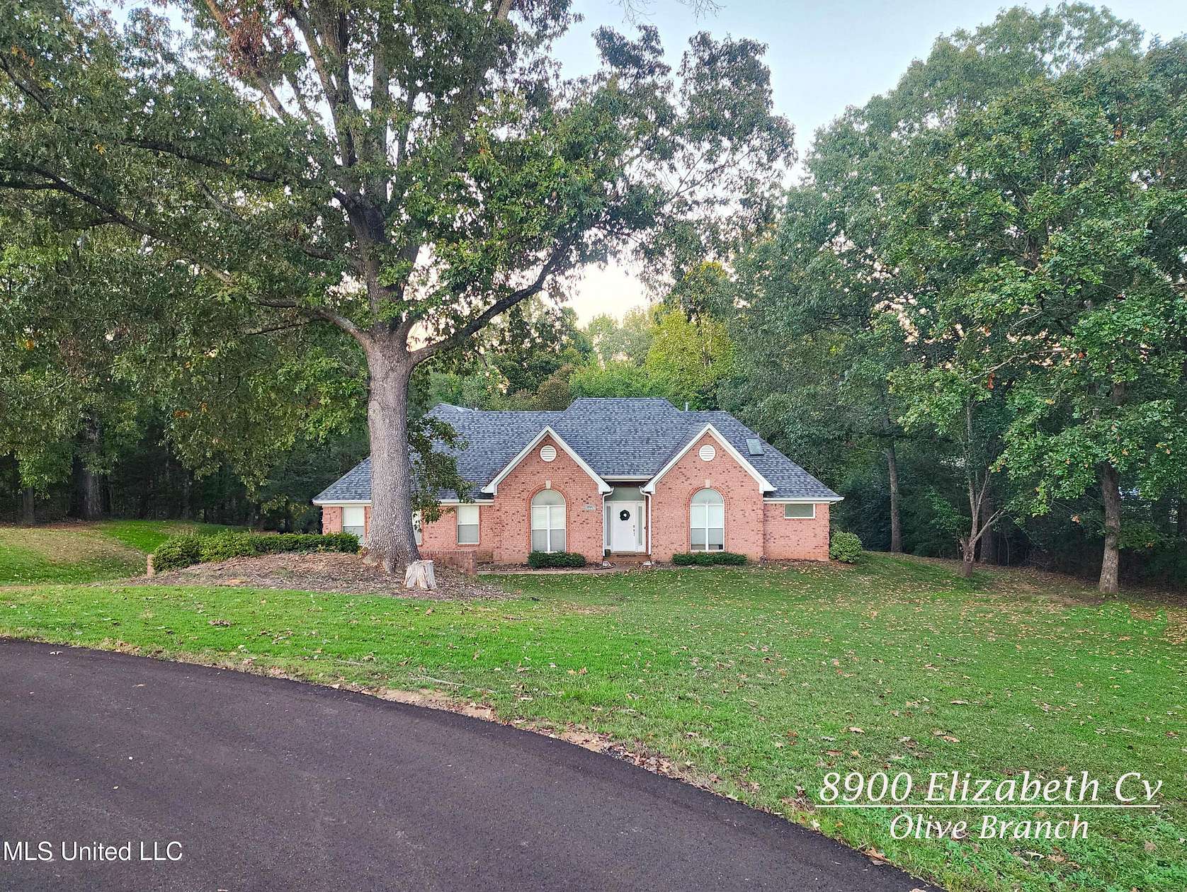 1.53 Acres of Residential Land with Home for Sale in Olive Branch, Mississippi