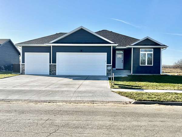 0.34 Acres of Residential Land with Home for Sale in Elk Point, South Dakota