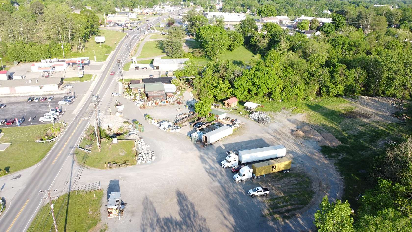 8 Acres of Improved Commercial Land for Sale in Hartsville, Tennessee