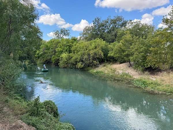 105 Acres of Land for Sale in Martindale, Texas
