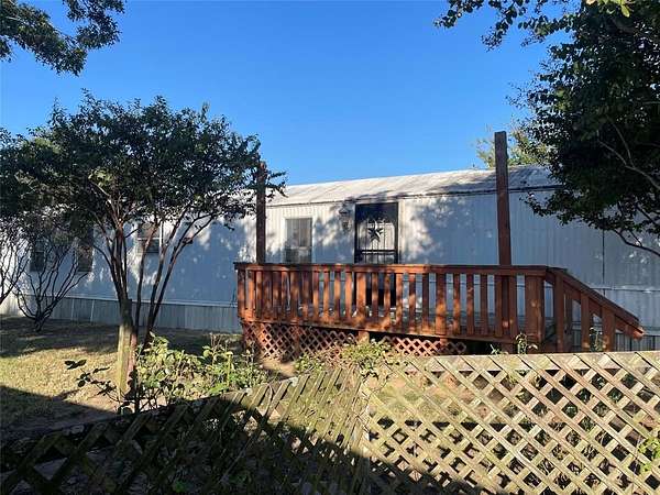 2.43 Acres of Residential Land with Home for Sale in Kaufman, Texas