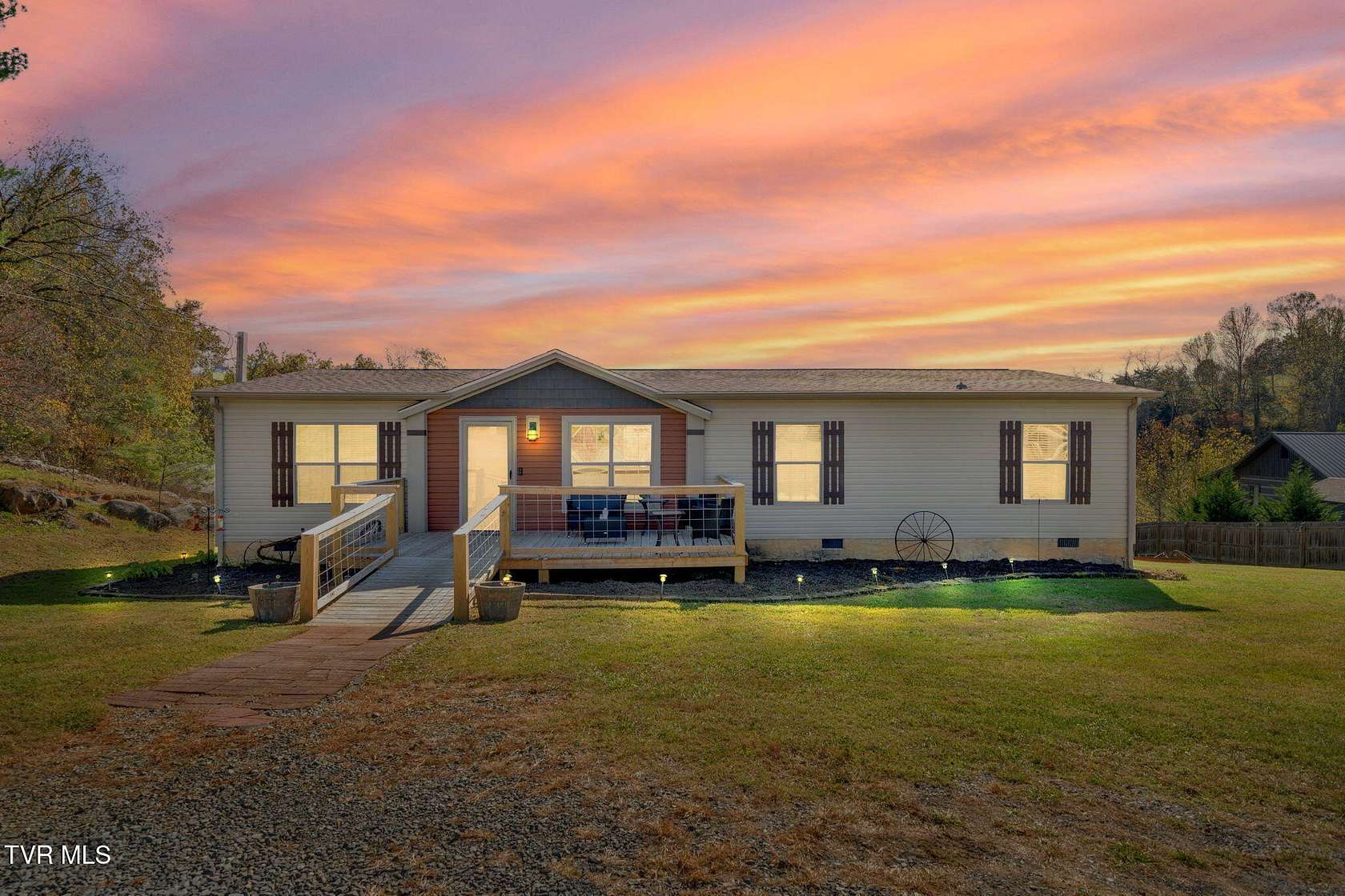 15.8 Acres of Land with Home for Sale in Bristol, Tennessee