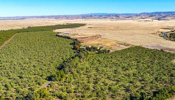 305 Acres of Agricultural Land with Home for Sale in Chico, California