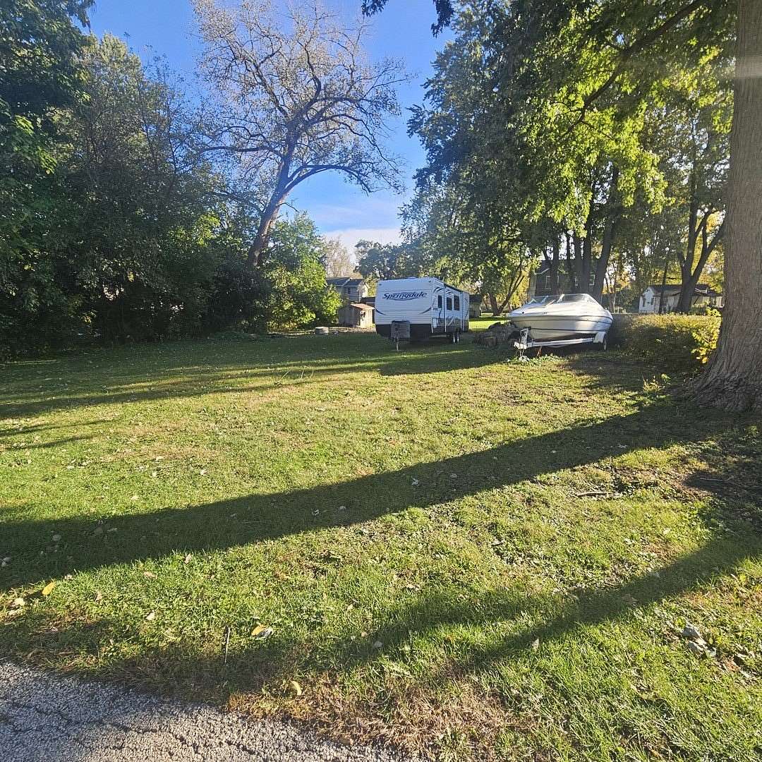 0.28 Acres of Residential Land for Sale in Crystal Lake, Illinois