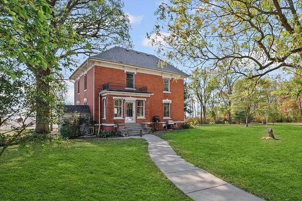 6 Acres of Residential Land with Home for Sale in Gifford, Illinois