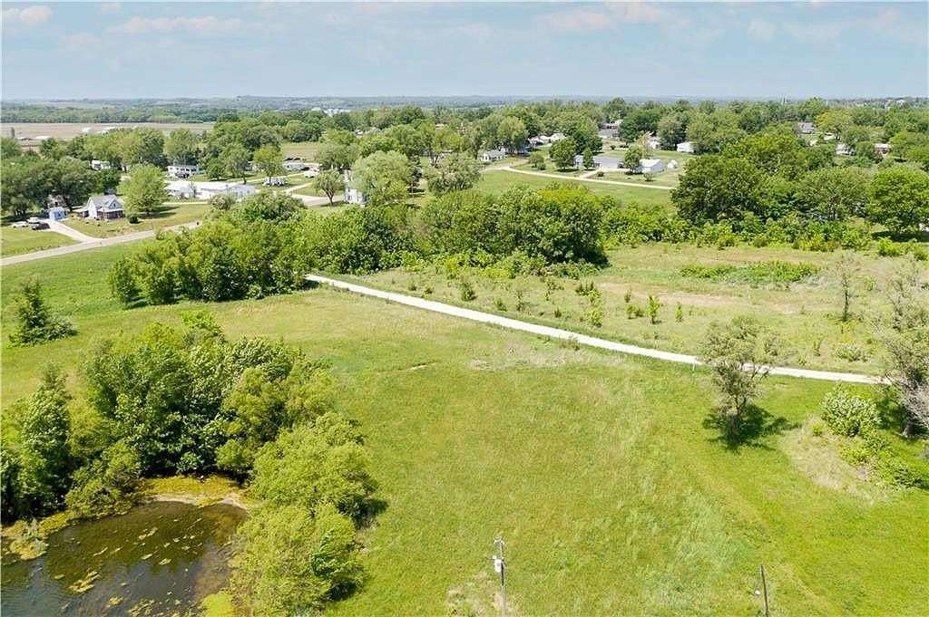 5 Acres of Land for Sale in Albany, Missouri