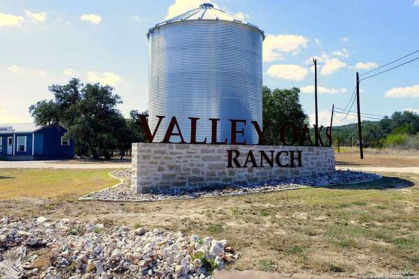 5 Acres of Residential Land for Sale in Hondo, Texas