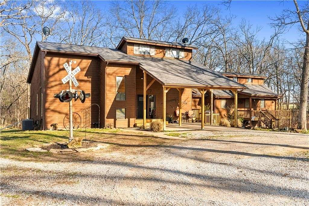 83 Acres of Land with Home for Sale in Nevada, Missouri