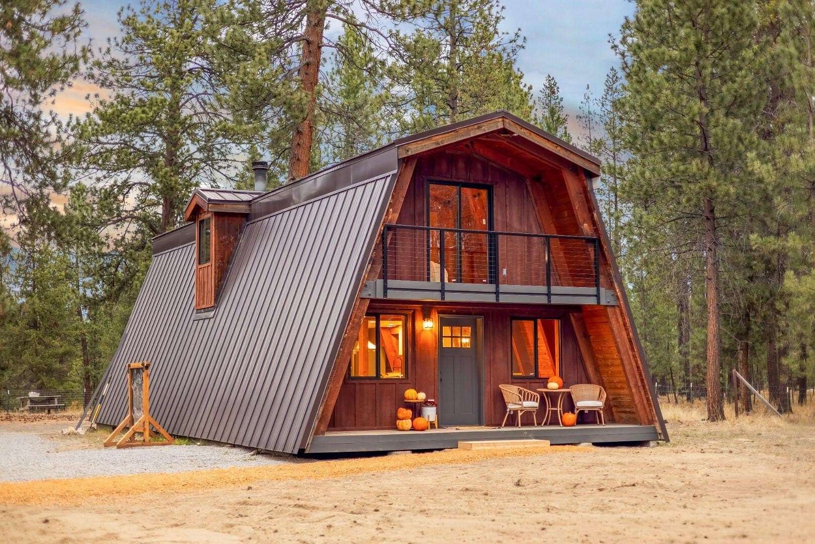 2.5 Acres of Residential Land with Home for Sale in La Pine, Oregon