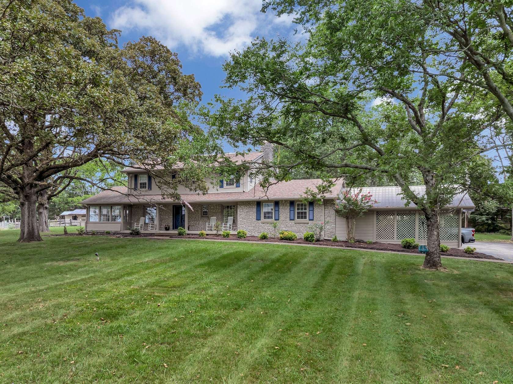 5.86 Acres of Land with Home for Sale in Lebanon, Tennessee