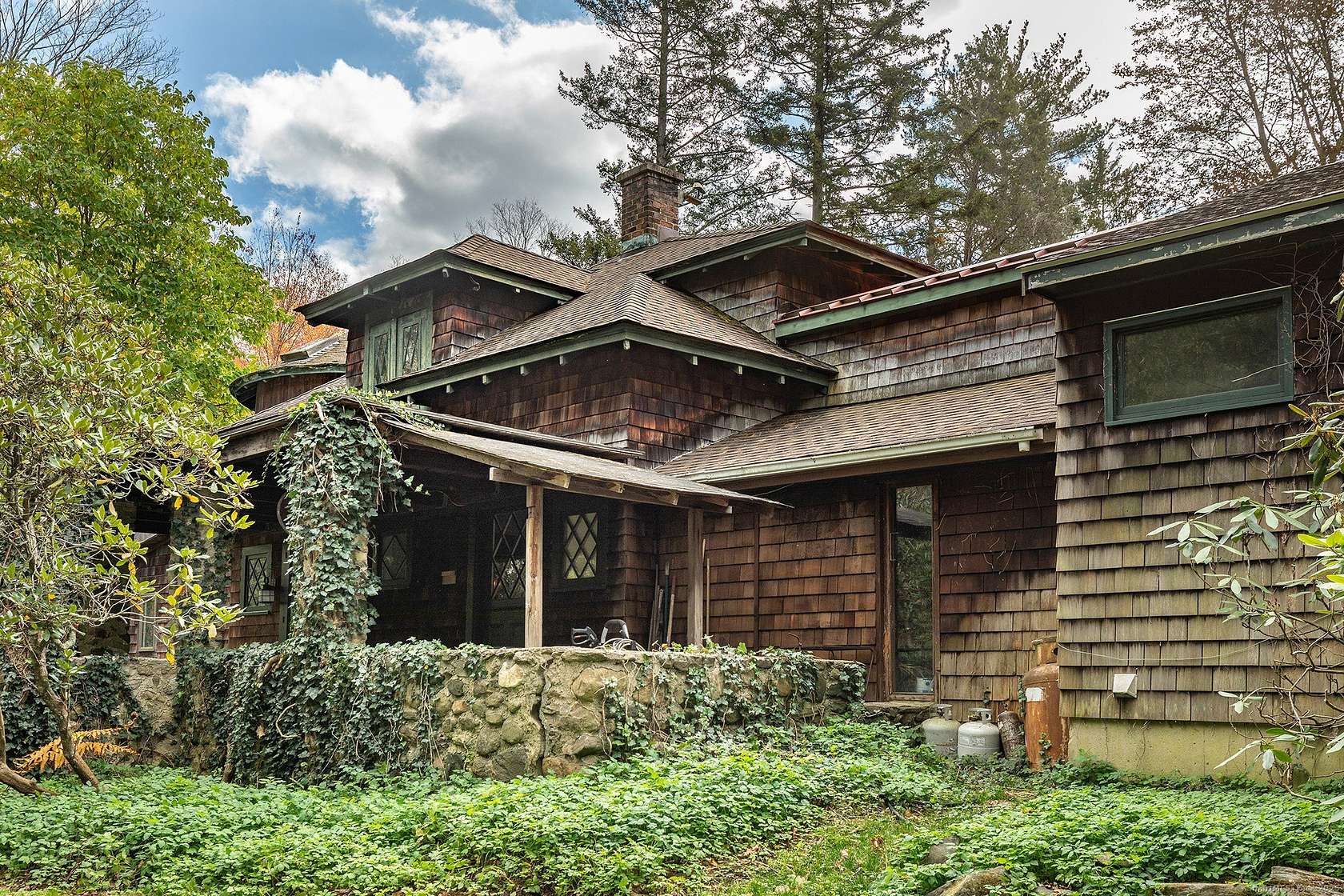 4.59 Acres of Residential Land with Home for Sale in Washington, Connecticut