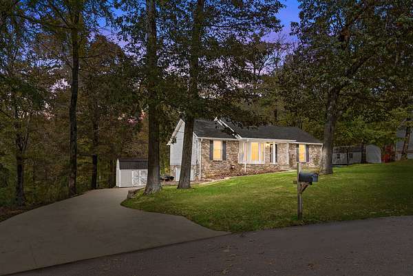 1.52 Acres of Residential Land with Home for Sale in Clarksville, Tennessee