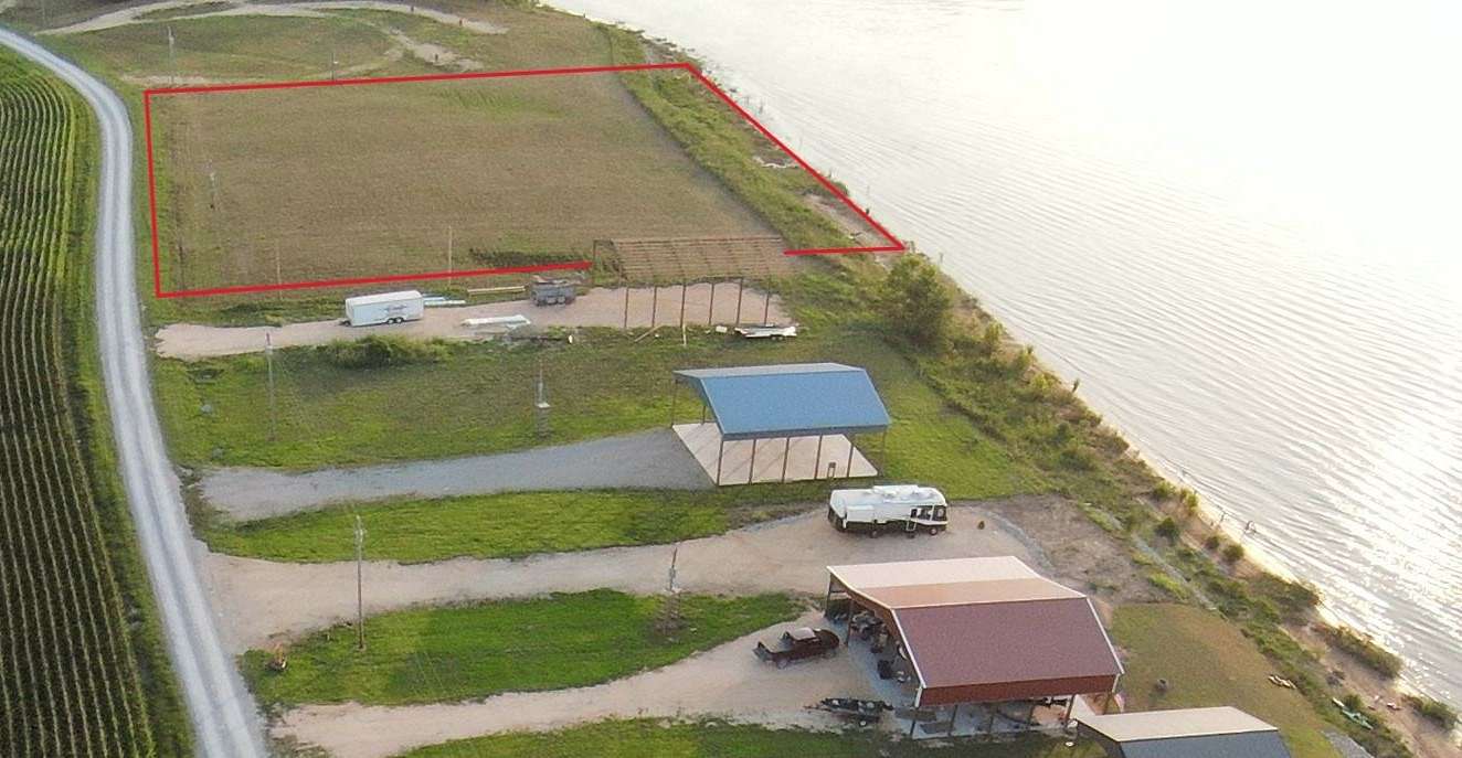 2.23 Acres of Residential Land for Sale in Clifton, Tennessee