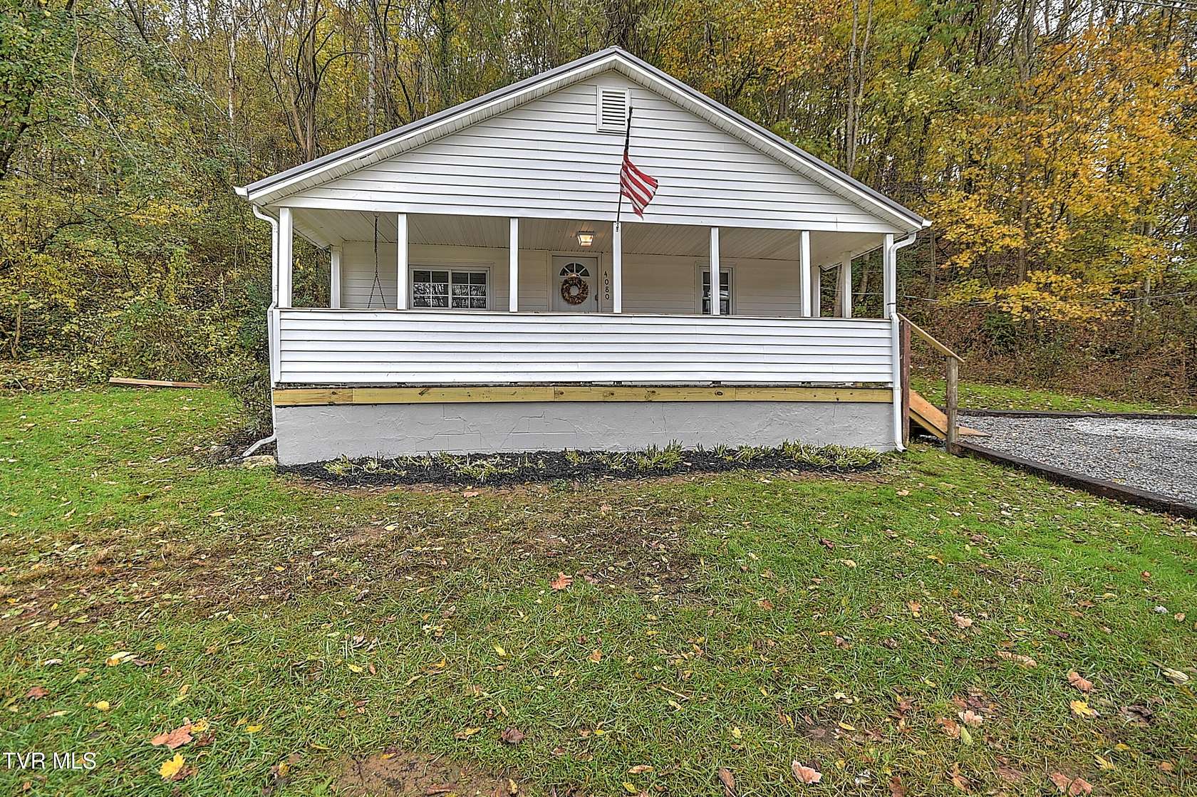 2.45 Acres of Residential Land with Home for Sale in Blountville, Tennessee